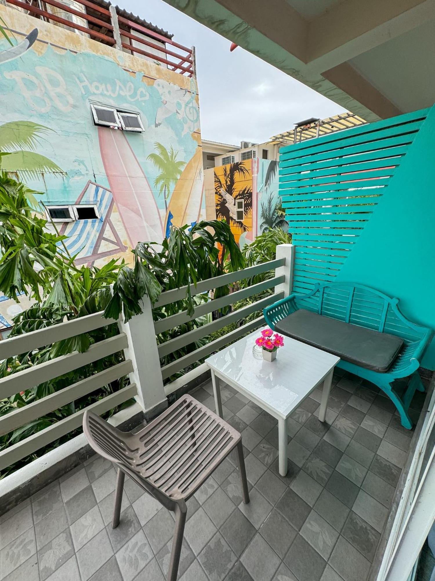 Bbhouse Pattaya Hotel Buitenkant foto